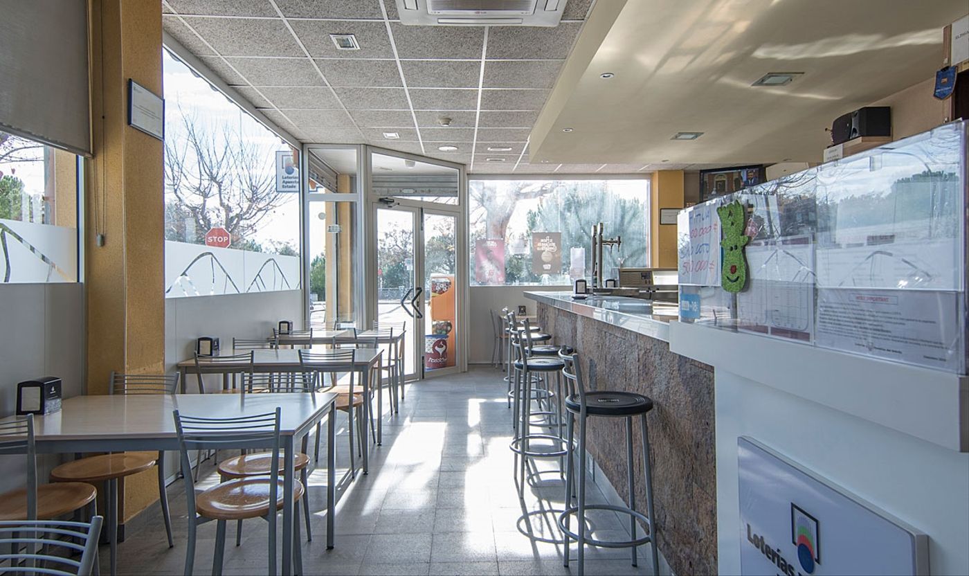 Local en venda en La Granada amb Aire condicionat, Calefacció i Moblat