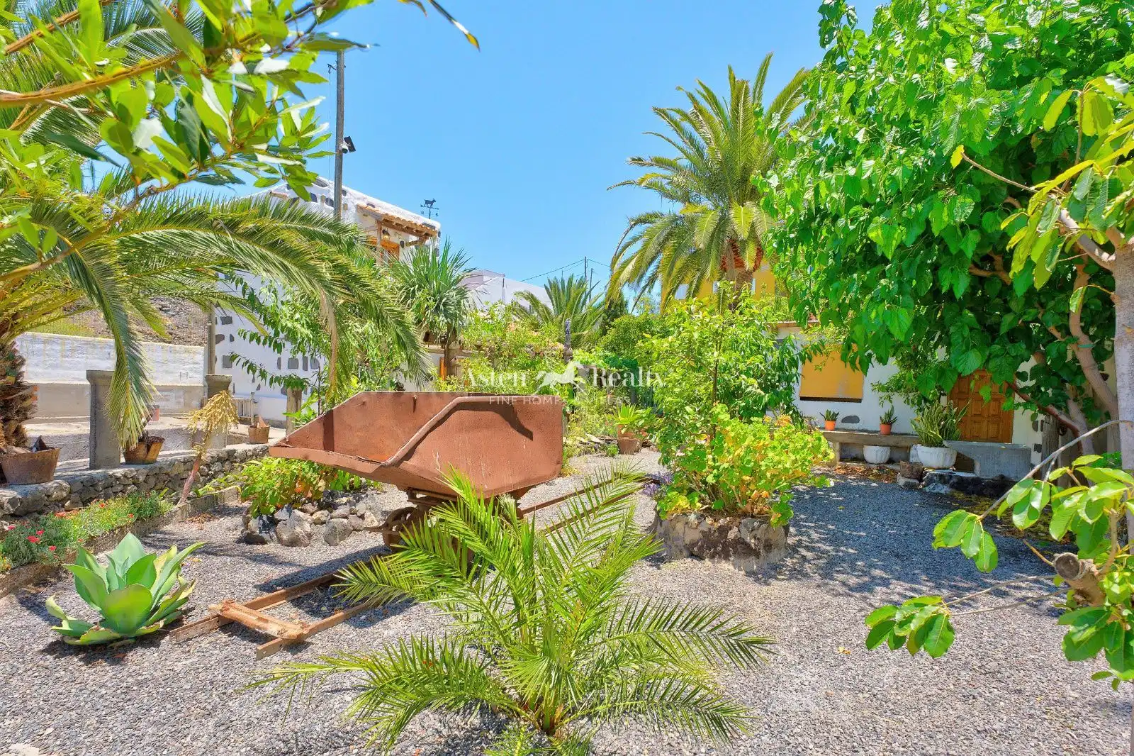 Exterior view of Houses for sale in Guía de Isora  with Air Conditioner, Private garden and Terrace