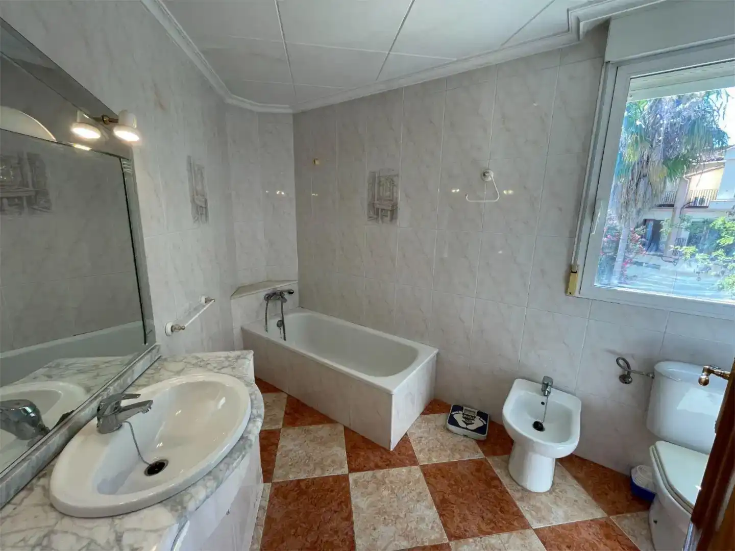 Baño de Piso en venta en Castelló de Rugat con Aire acondicionado, Trastero y Amueblado