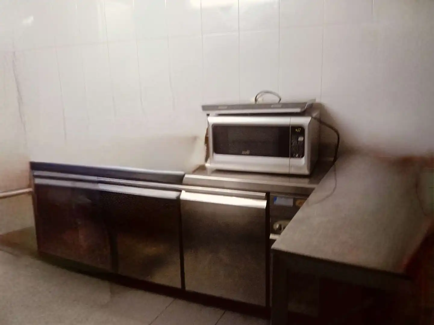 Cuina de Local de lloguer en Zaragoza amb Aire condicionat