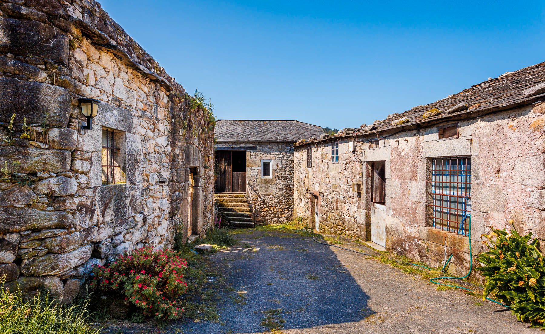 Vista exterior de Finca rústica en venda en Ourol amb Moblat