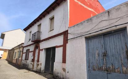 Exterior view of House or chalet for sale in León Capital   with Heating and Private garden