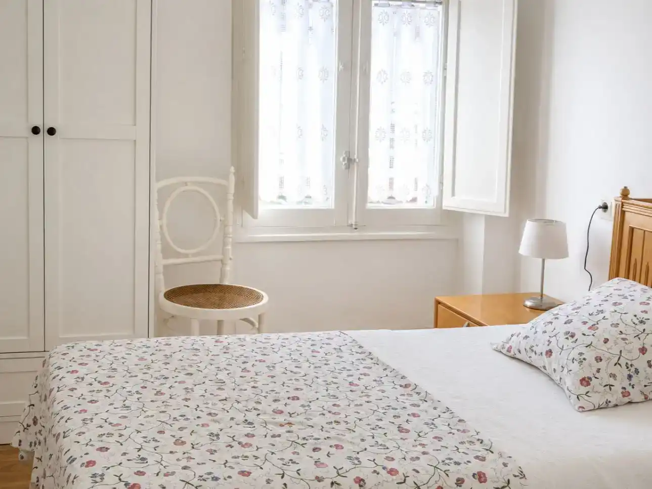 Habitación de Piso de alquiler en León Capital  con Amueblado