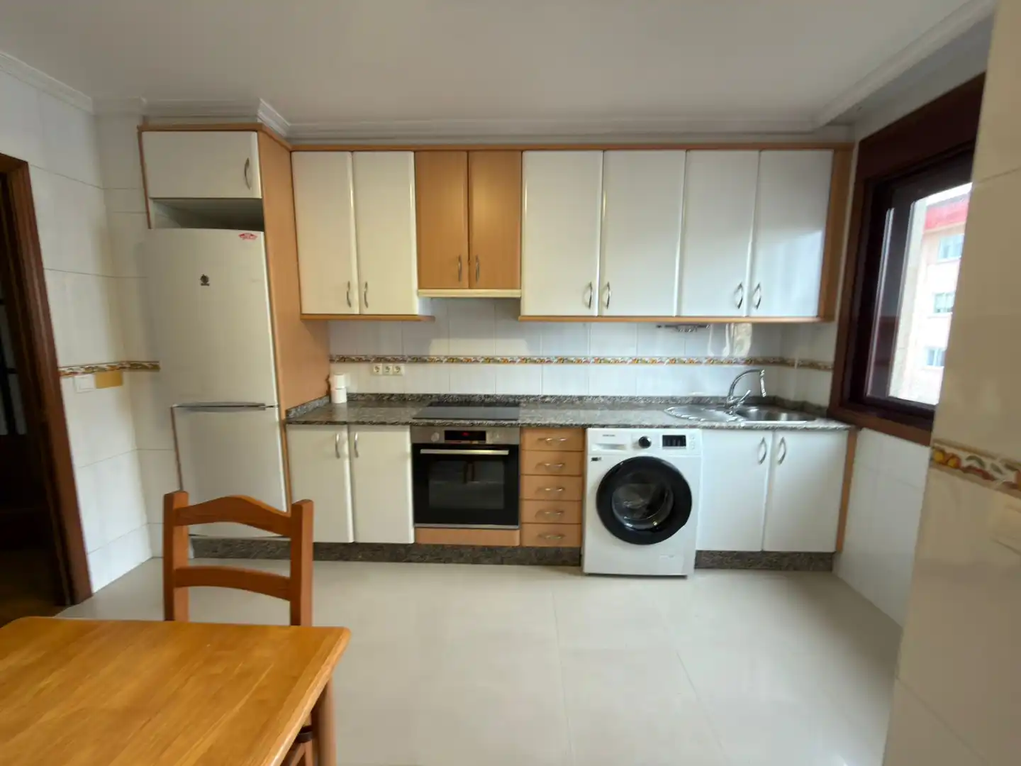 Cocina de Piso en venta en Pontevedra Capital  con Calefacción, Parquet y Trastero