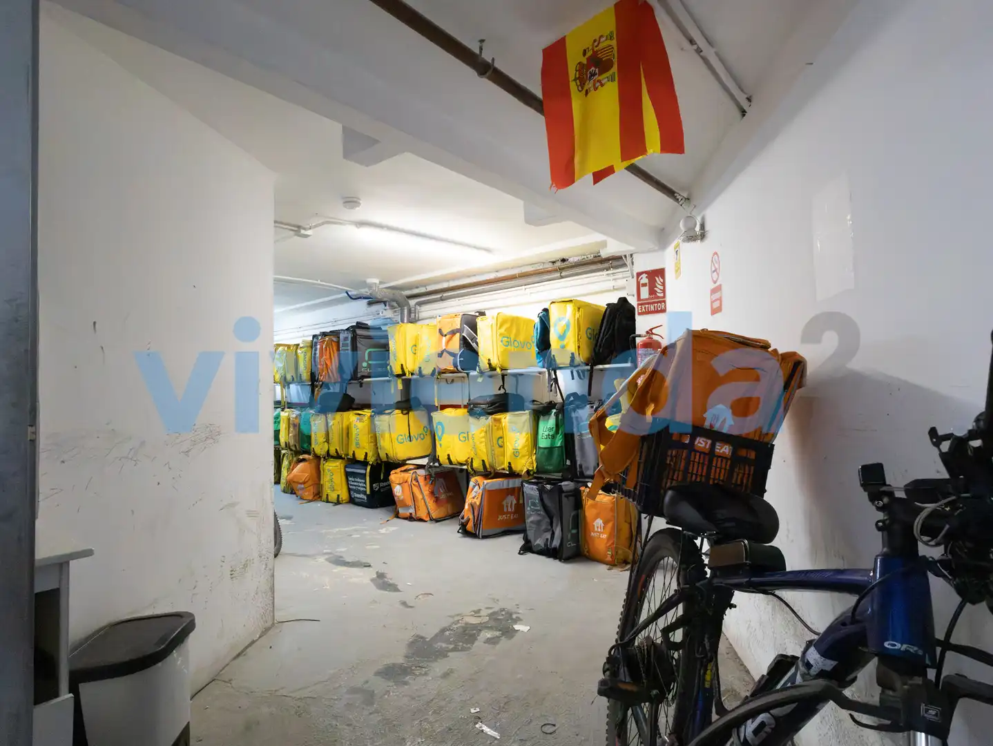 Aparcament de Local en venda en Madrid