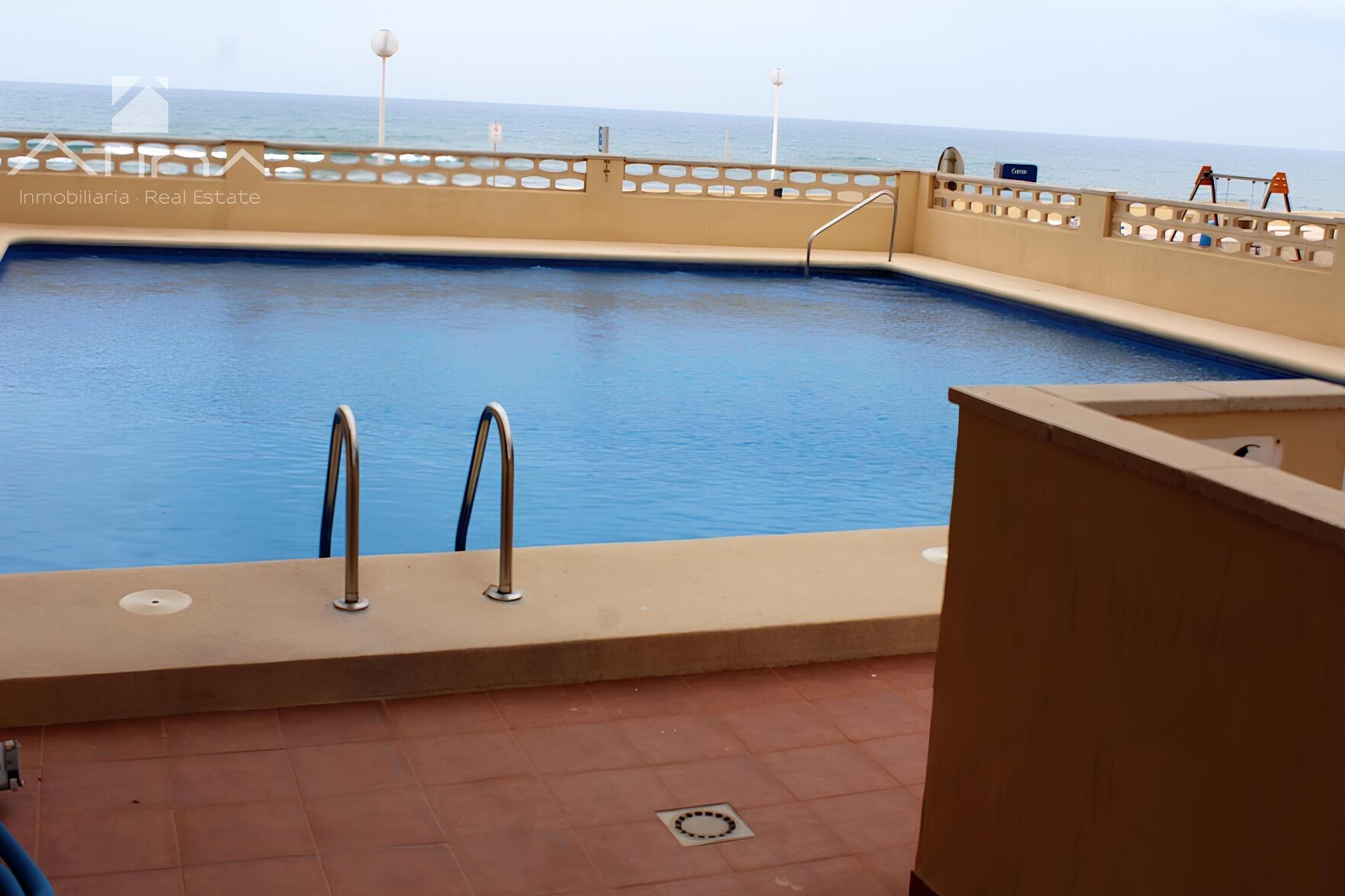 Piscina de Apartamento en venta en Bellreguard con Aire acondicionado, Terraza y Piscina comunitaria