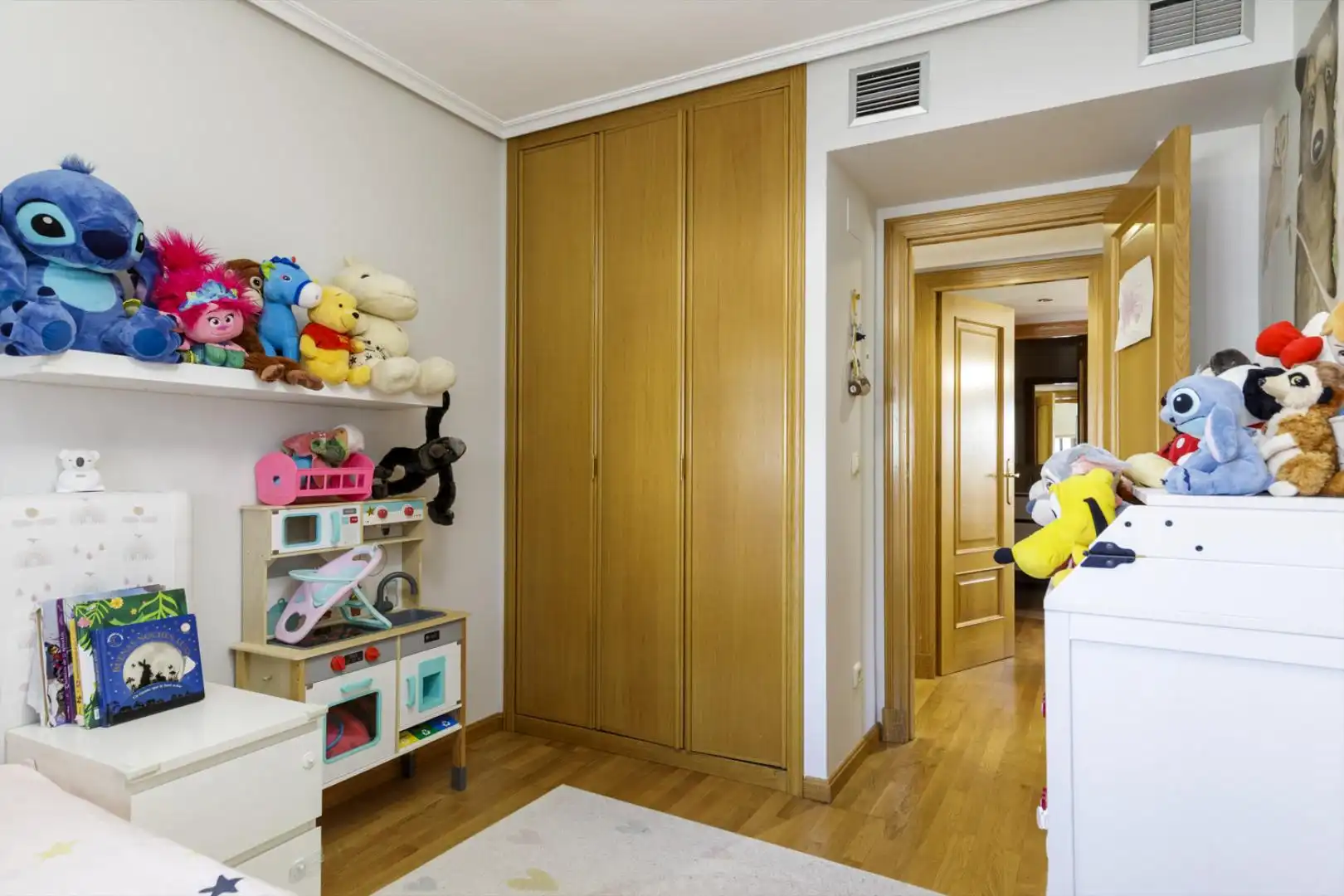 Bedroom of Flat for sale in Zaragoza  with Terrace, Storage room and Swimming Pool
