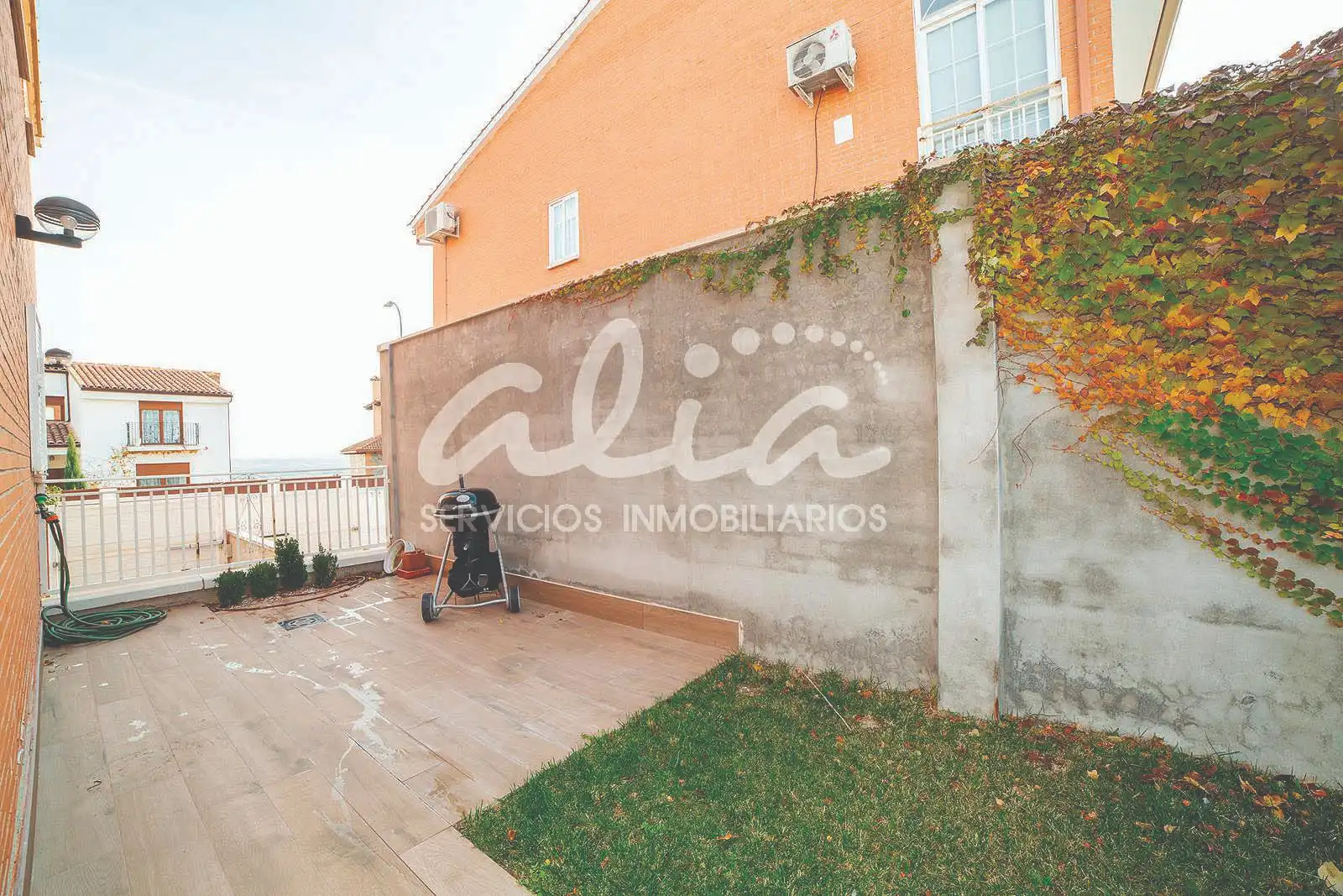 Jardí de Casa o xalet en venda en Seseña amb Aire condicionat, Calefacció i Parquet