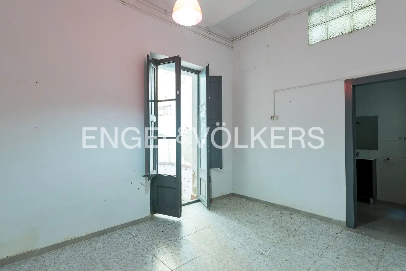 Einfamilien-Reihenhaus zum Verkauf in Tarragona mit Klimaanlage, Heizung und Balkon