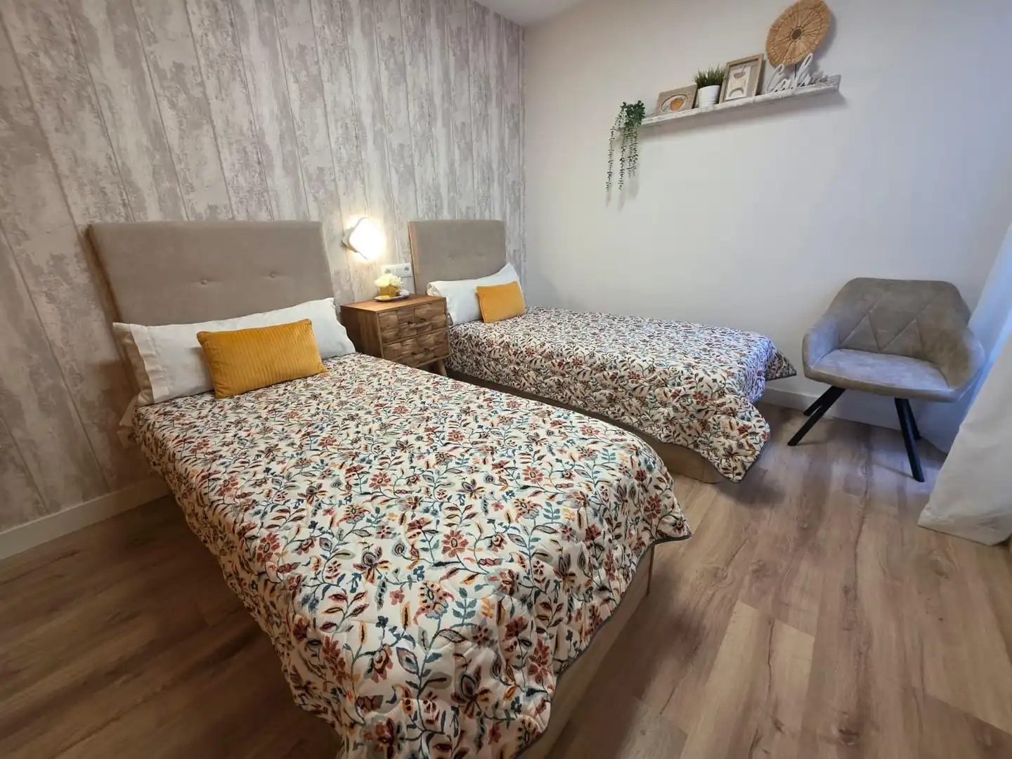 Dormitori de Casa adosada en venda en Alicante / Alacant amb Aire condicionat, Jardí privat i Terrassa