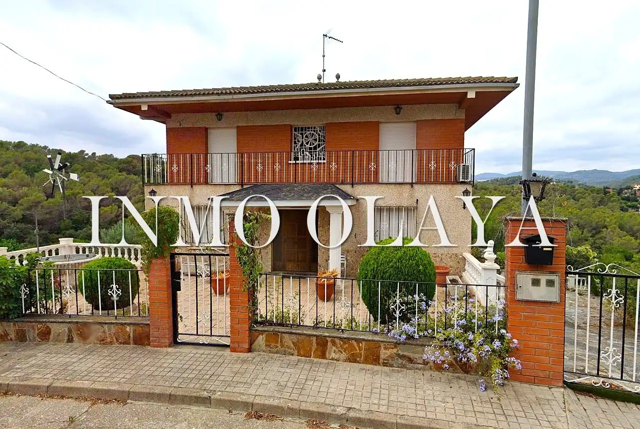 House with pool for sale in Bigues i Riells del Fai