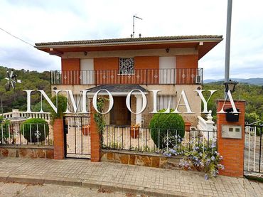 Casa con piscina in vendita a Bigues i Riells del Fai