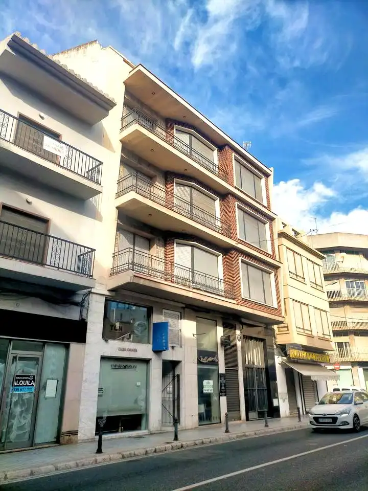 Außenansicht von Wohnung zum Verkauf in Oliva mit Balkon