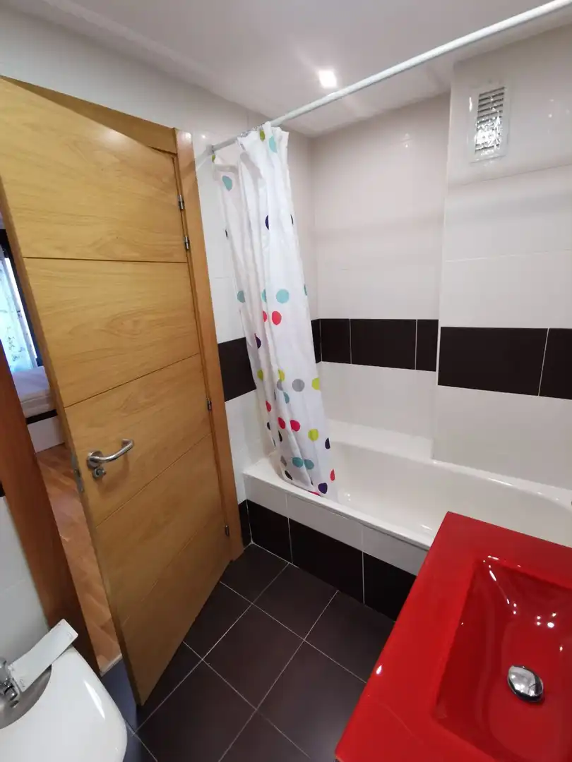 Bany de Apartament de lloguer en Villamediana de Iregua amb Aire condicionat, Calefacció i Terrassa