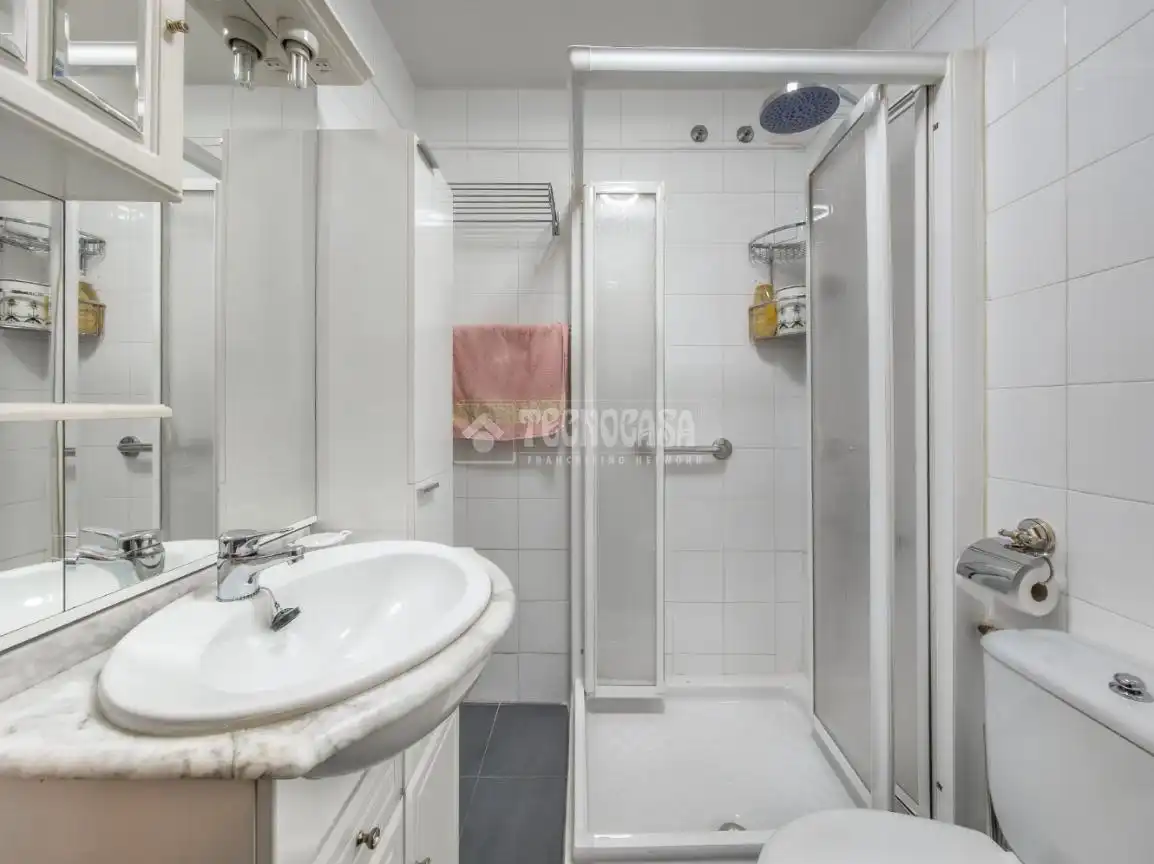 Baño de Piso en venta en Madrid con Aire acondicionado, Calefacción y Balcón