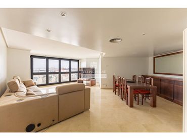 Piso con piscina en venta en Paseo Alameda