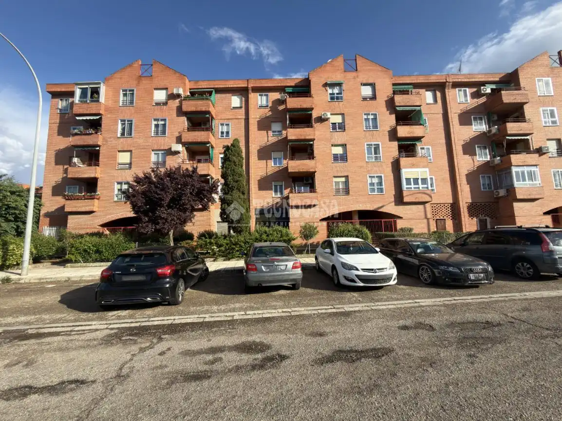 Vista exterior de Piso en venta en Toledo con Aire acondicionado, Calefacción y Balcón