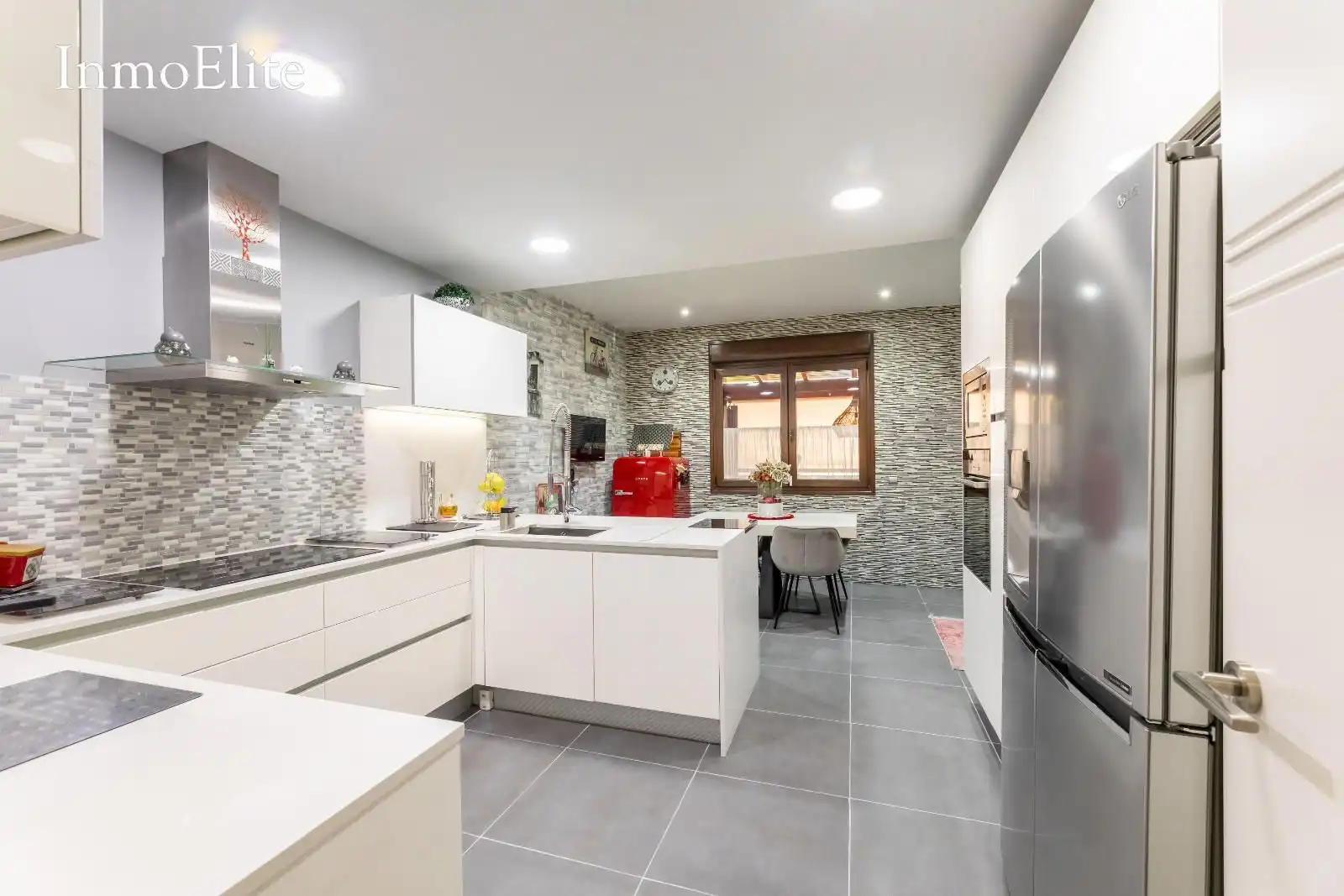 Kitchen of Detached homes for sale in Majadahonda  with Air Conditioner, Heating and Private garden
