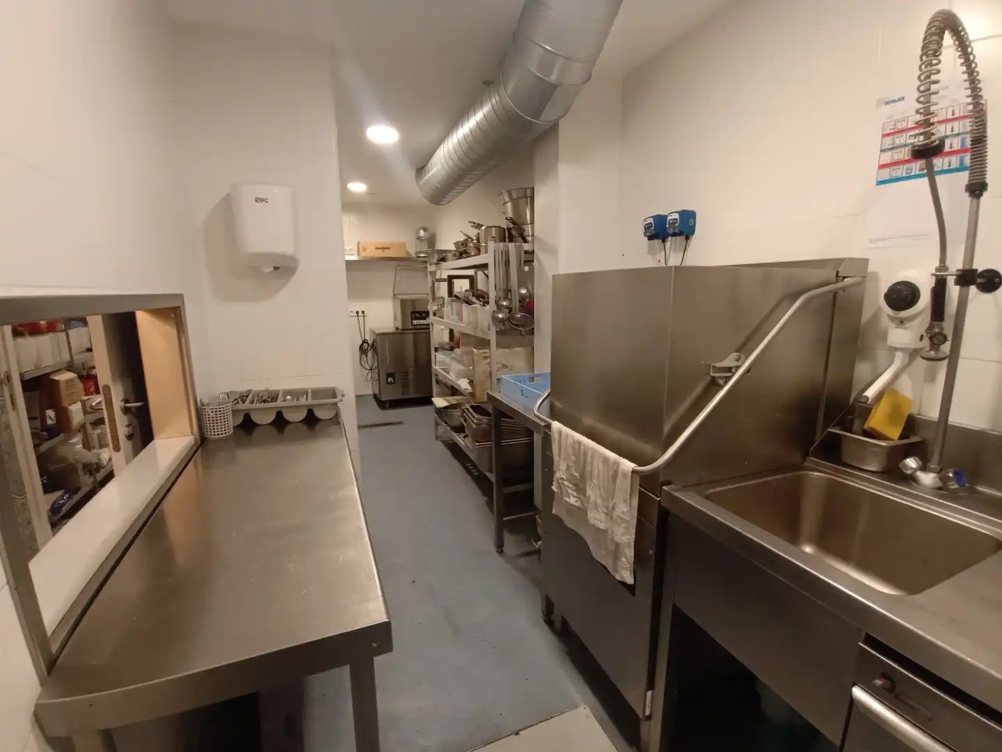 Business premises for transfer in Eixample, imagen 24