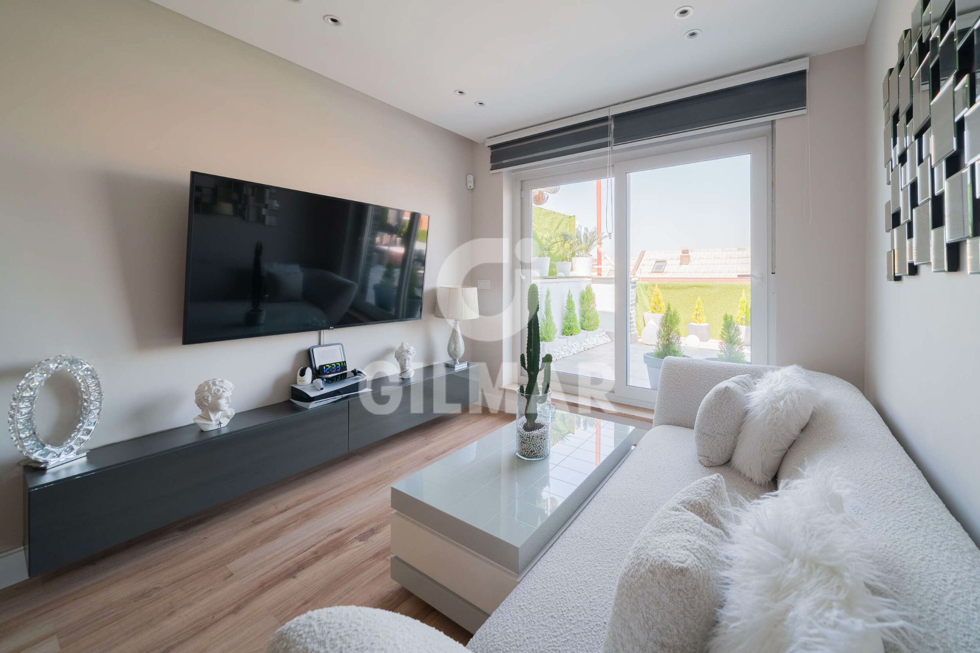 Living room of Attic for sale in  Madrid Capital  with Air Conditioner, Heating and Terrace