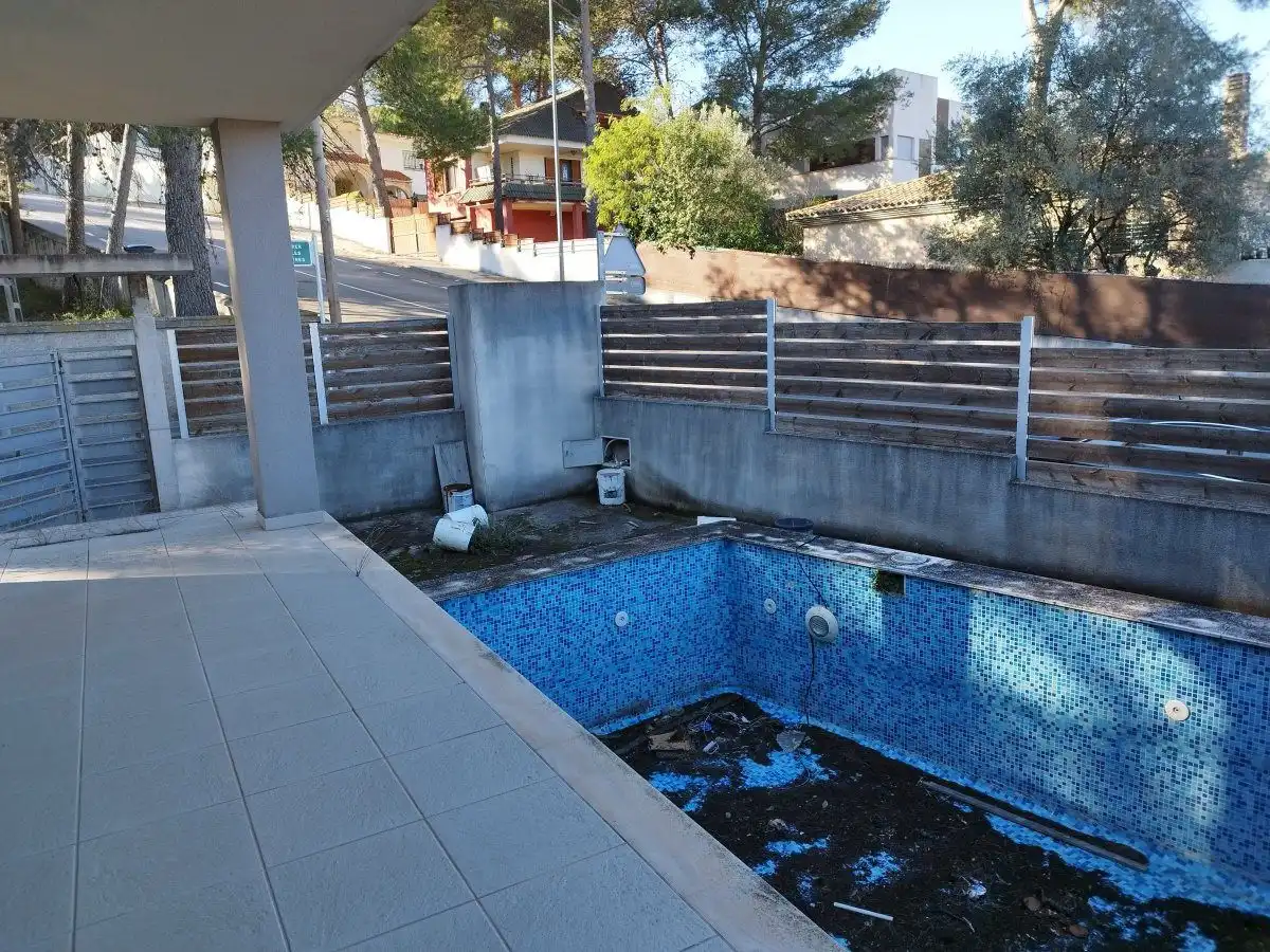 Casa amb piscina en venda a Oliveres de les