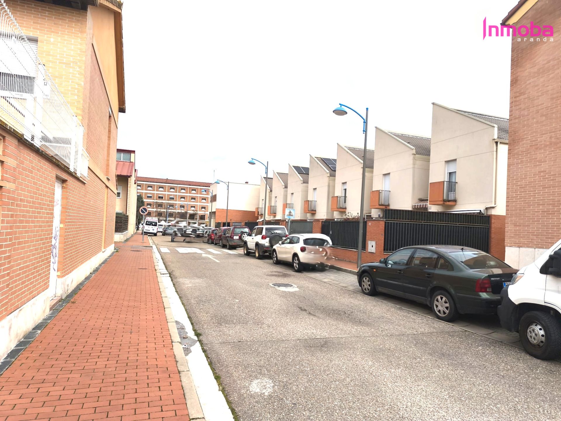 Vista exterior de Casa adosada en venta en Aranda de Duero con Calefacción y Jardín privado