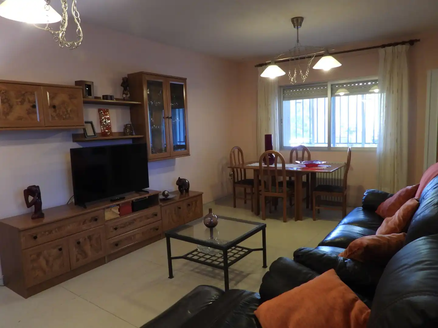 Sala d'estar de Casa o xalet en venda en Pezuela de las Torres amb Calefacció, Jardí privat i Moblat