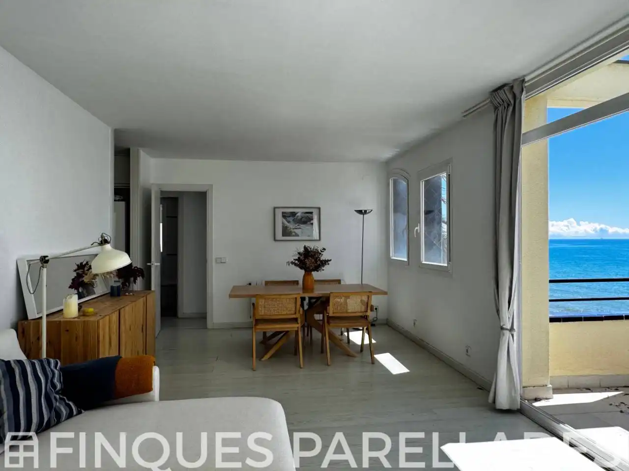 Living room of Attic for sale in Sitges  with Air Conditioner, Heating and Parquet flooring