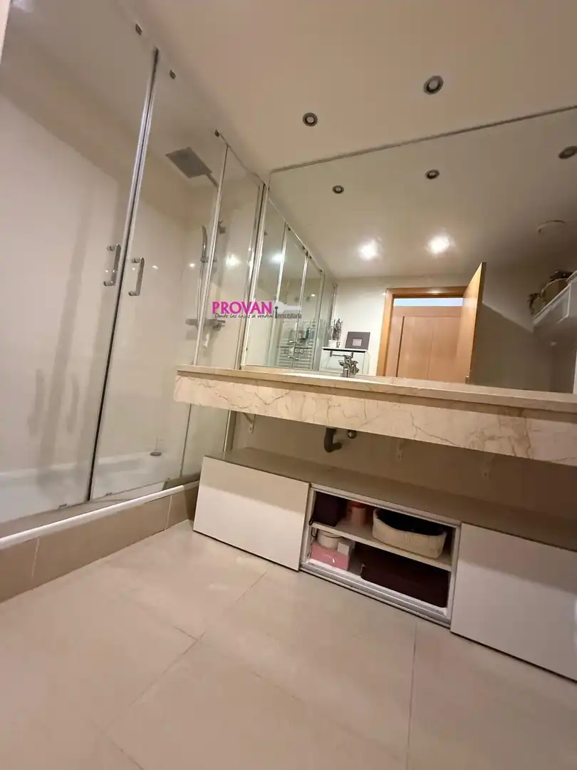 Bathroom of Flat for sale in Parla  with Heating, Terrace and Storage room