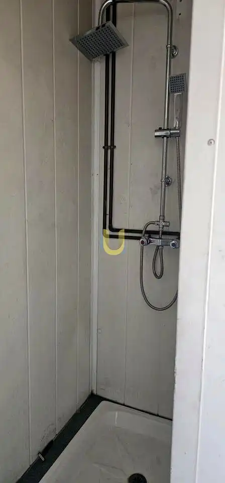 Badezimmer von Fabrikhallen zur Miete in Alcorcón