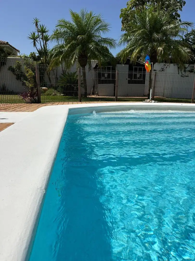 Piscina de Casa o xalet en venda en Chiclana de la Frontera amb Aire condicionat, Calefacció i Jardí privat