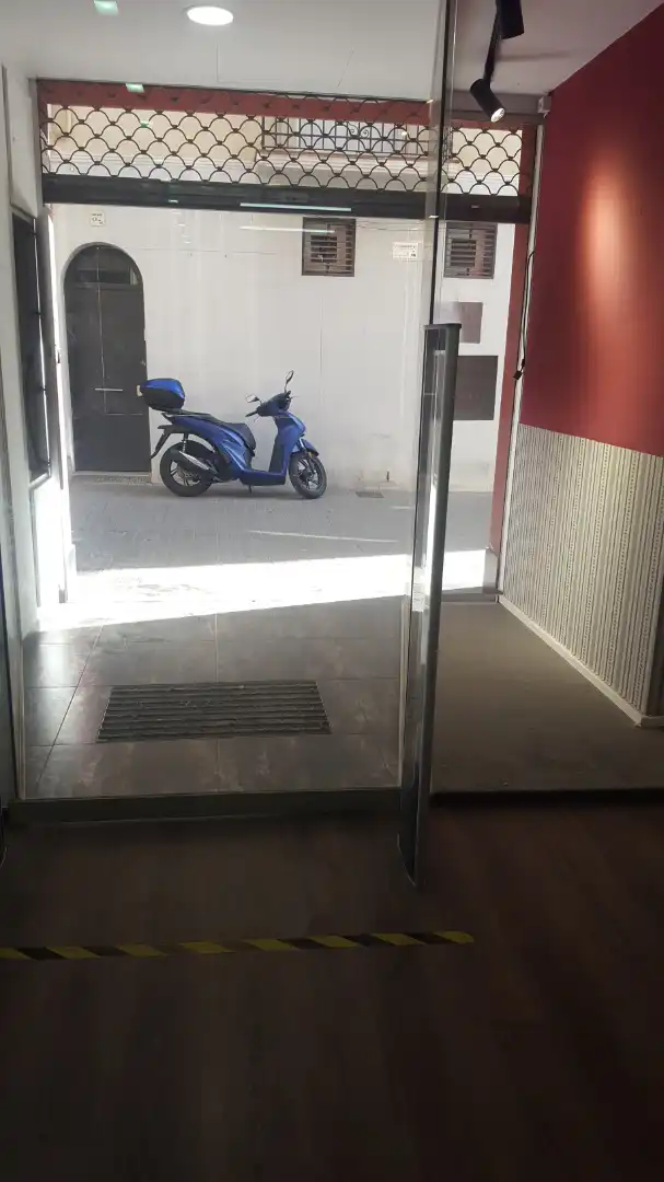 Parkplatz von Geschaftsraum zur Miete in Badalona mit Klimaanlage, Heizung und Terrasse