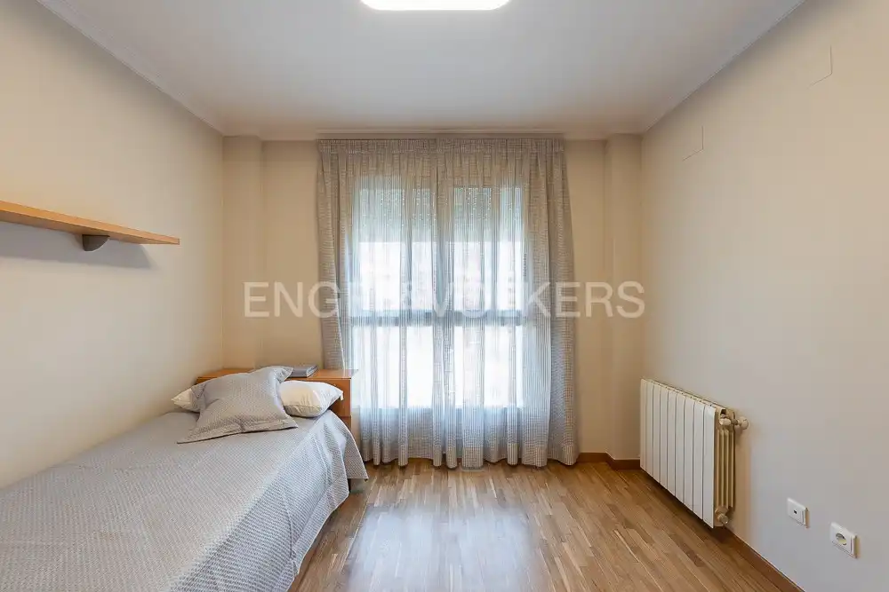 Bedroom of Flat for rent in Valencia  with Air Conditioner, Heating and Parquet flooring