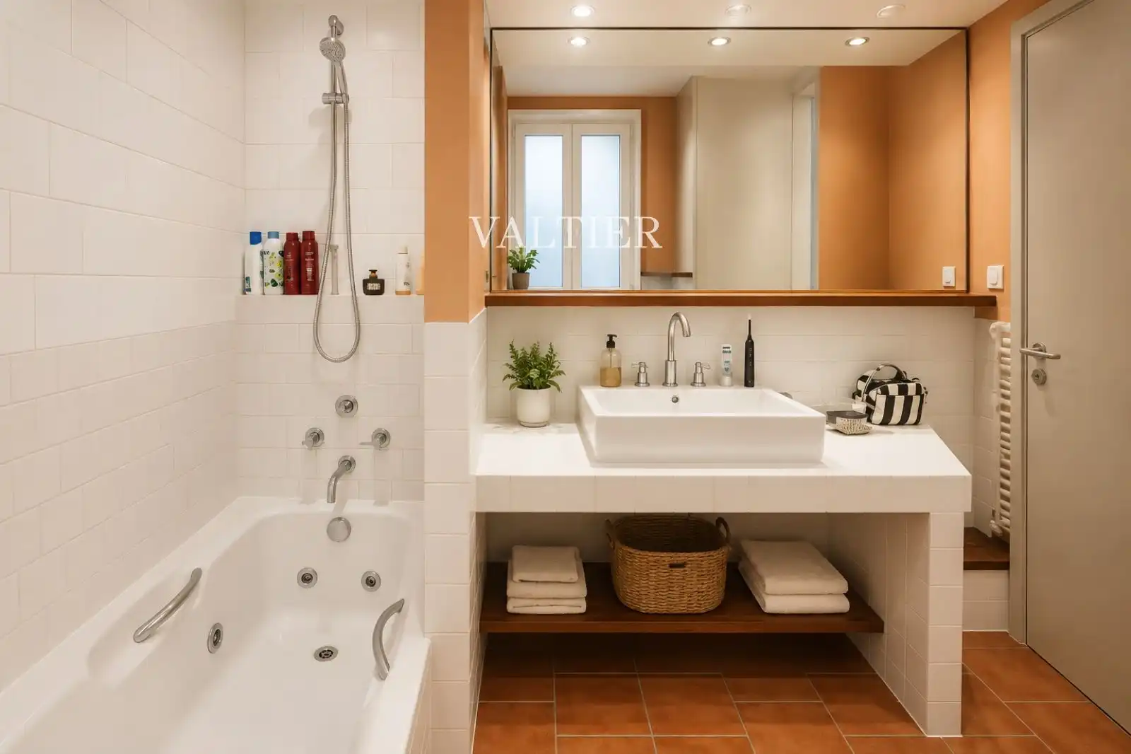 Badezimmer von Wohnung zur Miete in Madrid mit Klimaanlage, Abstellraum und Möbliert