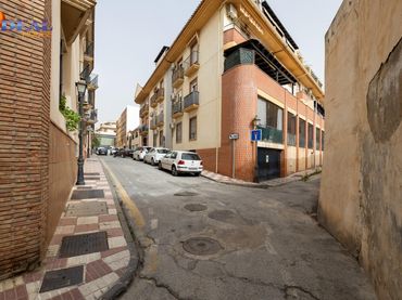 Pis amb balcó en venda a Calle GONZALO DE BERCEO