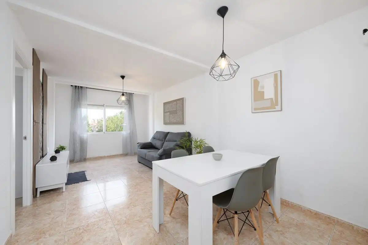 Sala d'estar de Pis en venda en Alicante / Alacant amb Calefacció i Moblat