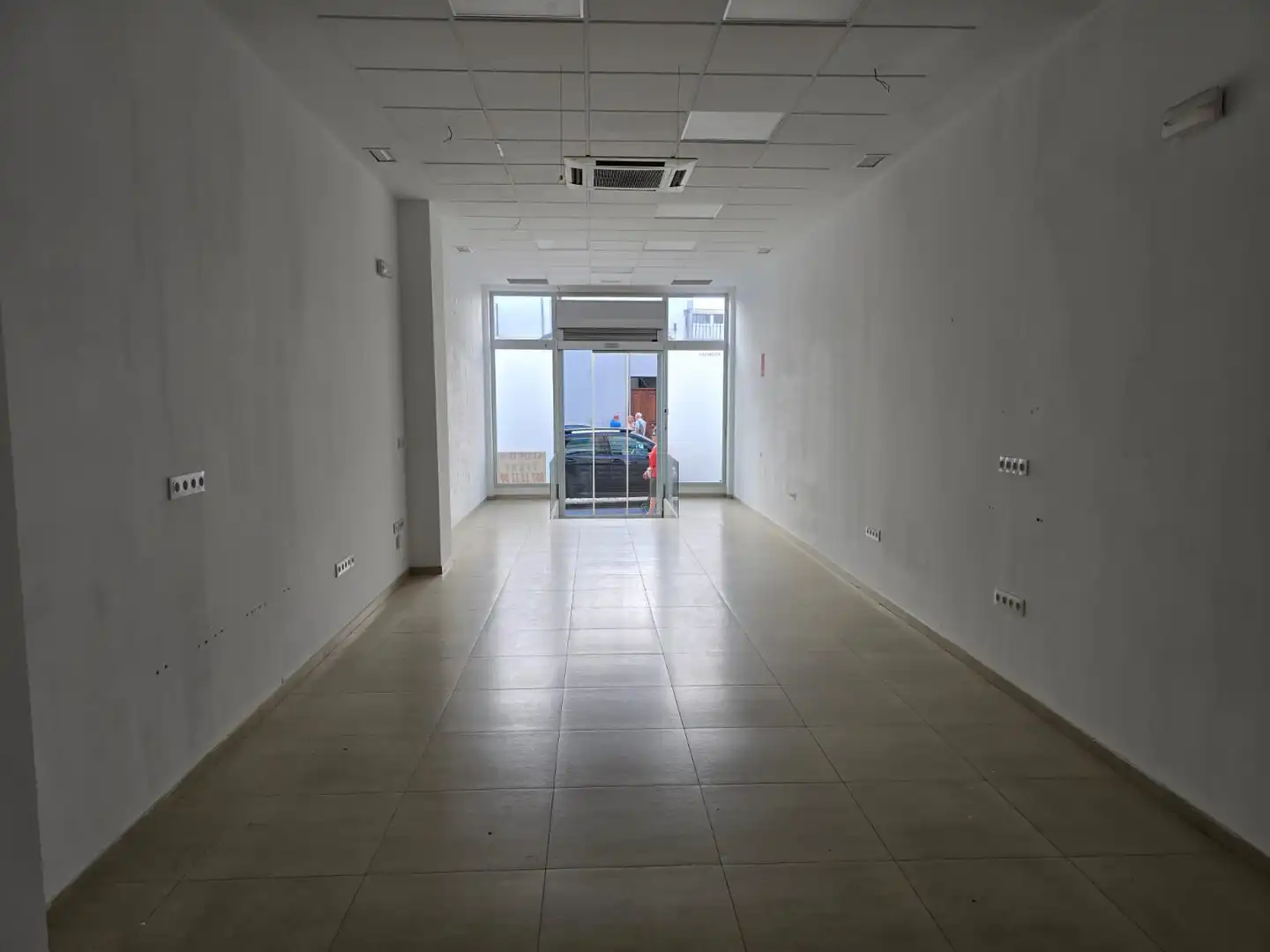 Gewerbefläche zur Miete in Avenida Marcos Redondo, imagen 2