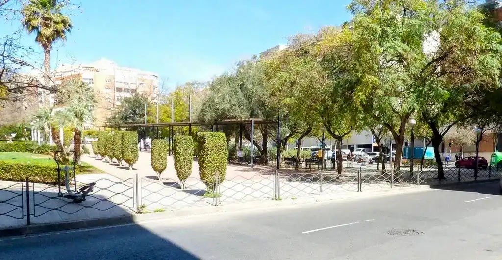 Vista exterior de Pis en venda en Alicante / Alacant amb Moblat i Balcó