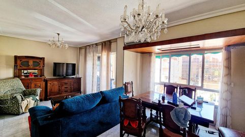 Apartamento de 2 dormitorios con balcón en el centro de Águilas