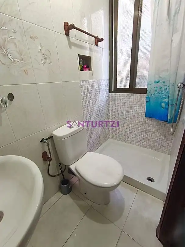 Bathroom of Flat for sale in Santurtzi   with Furnished