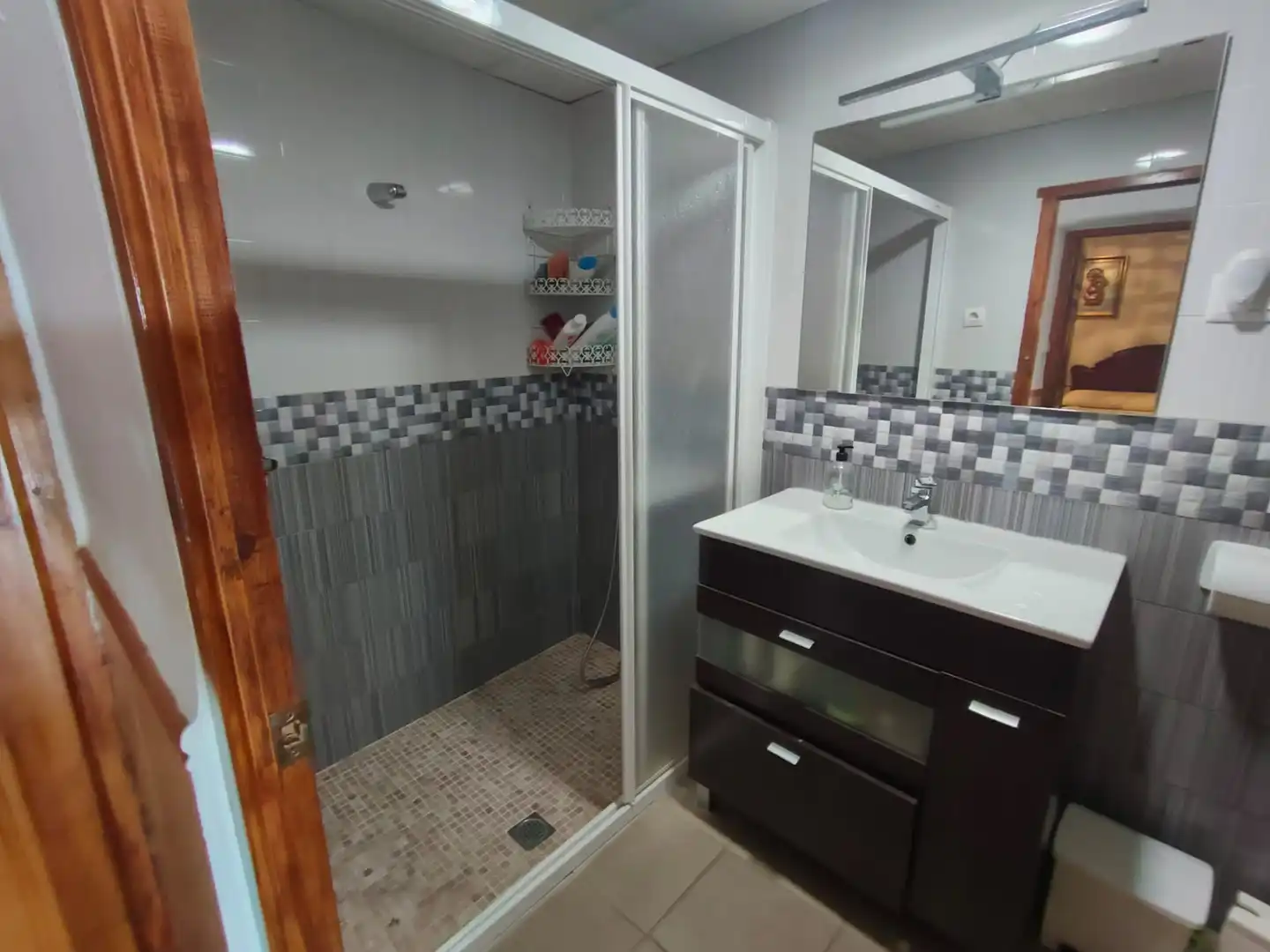 Bathroom of Houses for sale in La Calahorra  with Terrace, Storage room and Furnished