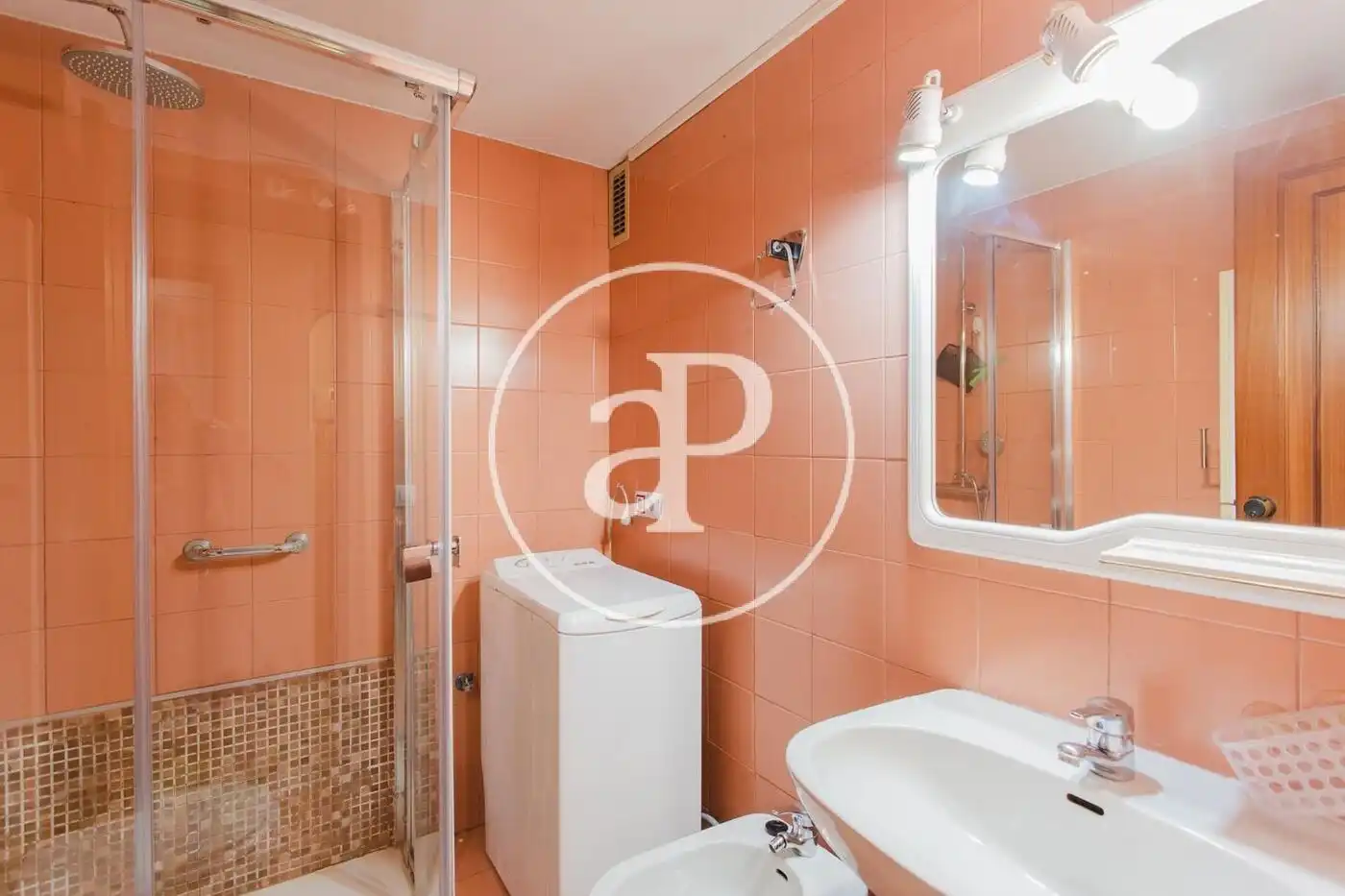 Baño de Piso de alquiler en Valencia con Aire acondicionado, Calefacción y Amueblado