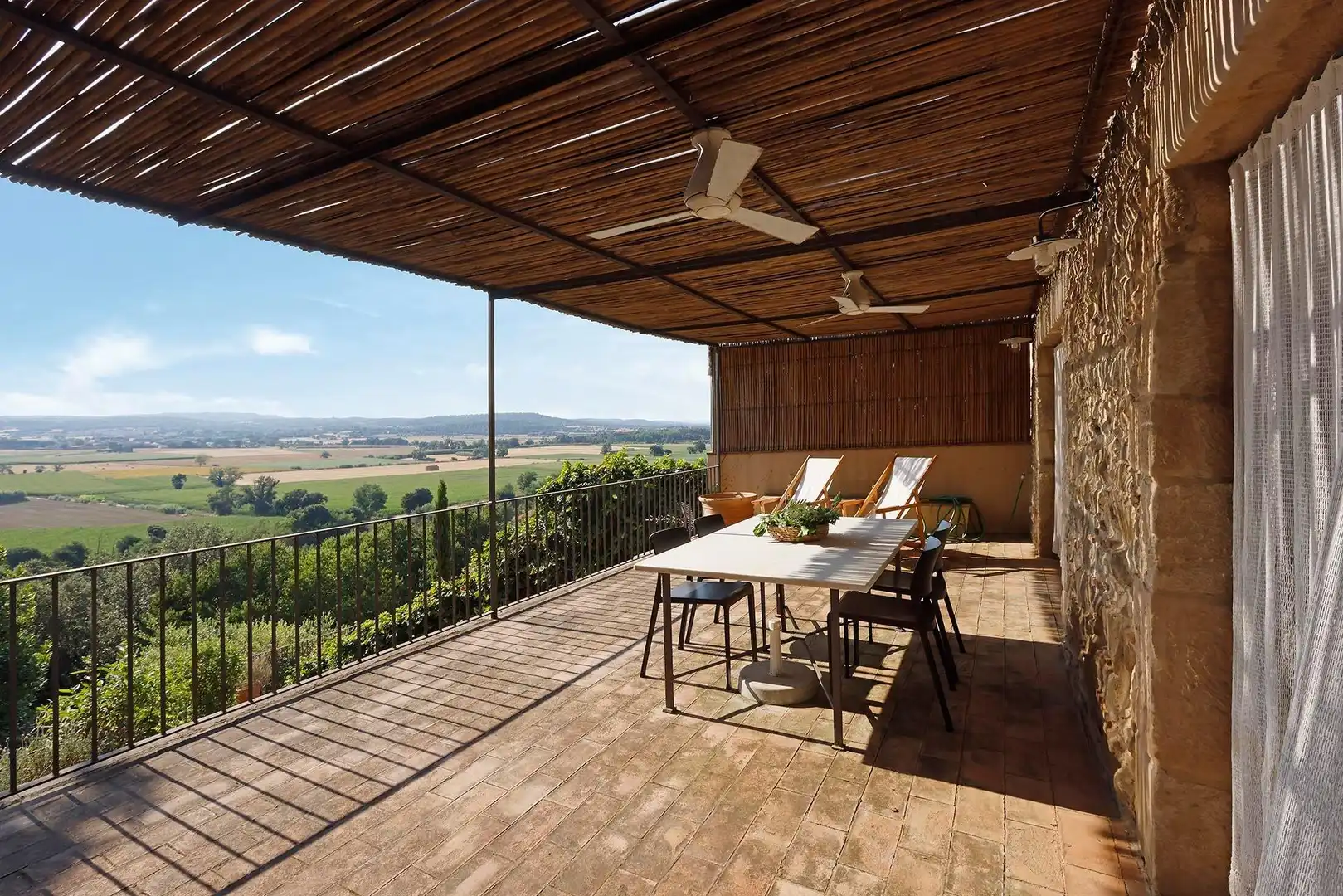 Terrassa de Finca rústica en venda en La Bisbal d'Empordà amb Aire condicionat, Calefacció i Terrassa