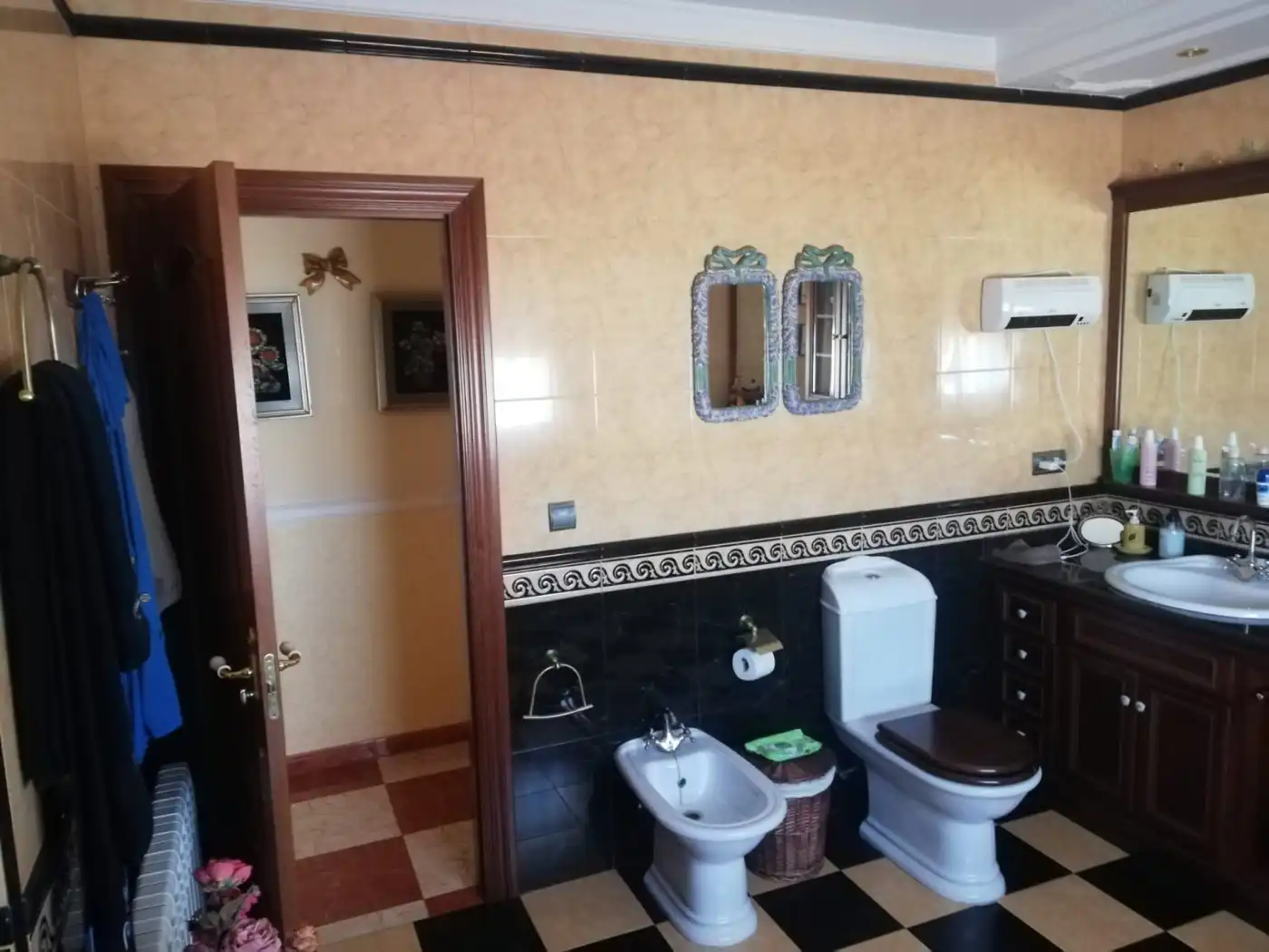 Bathroom of Houses for sale in Albacete  with Air Conditioner, Terrace and Storage room