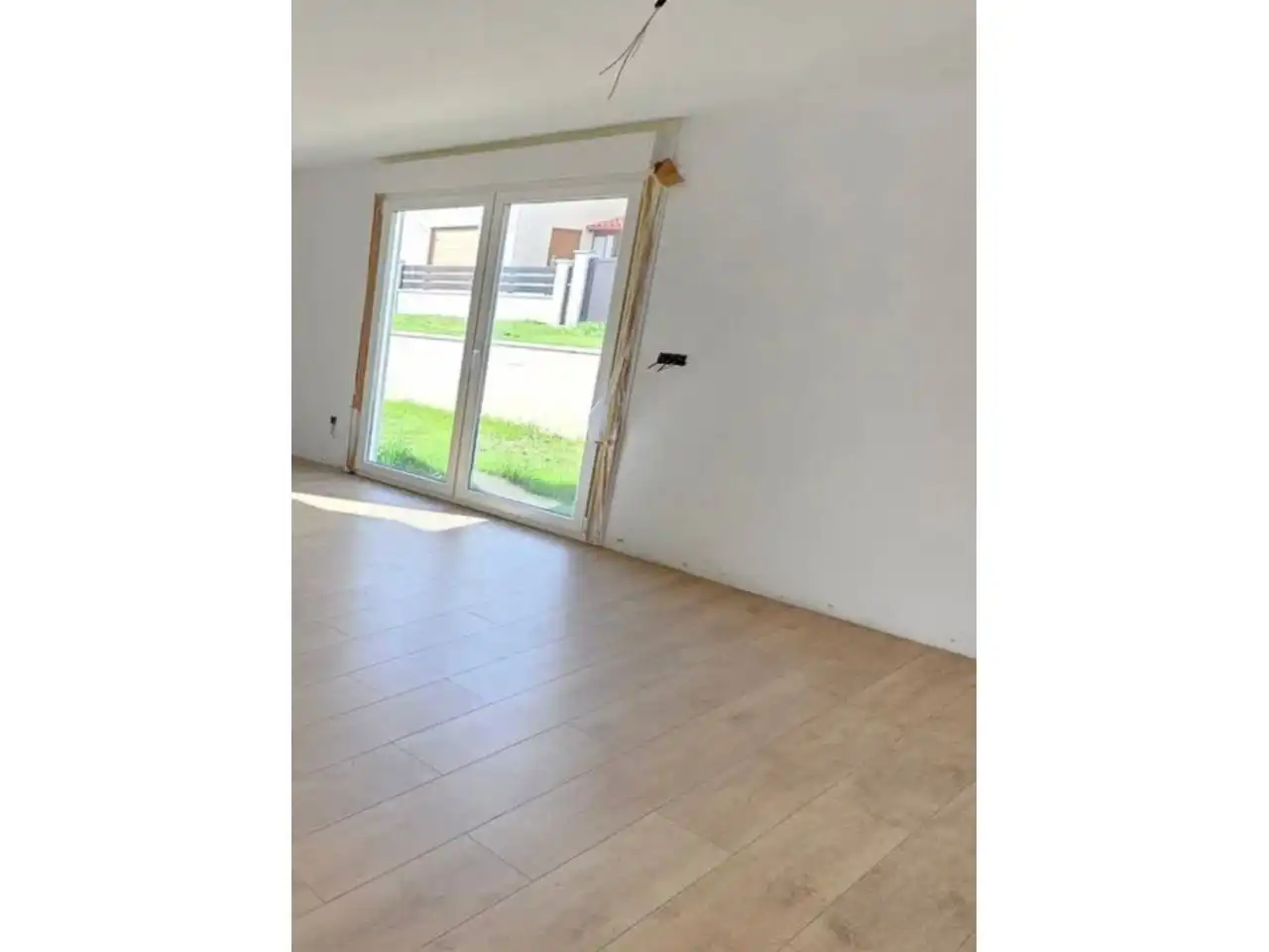 Sala d'estar de Casa adosada en venda en Allariz amb Calefacció, Jardí privat i Terrassa
