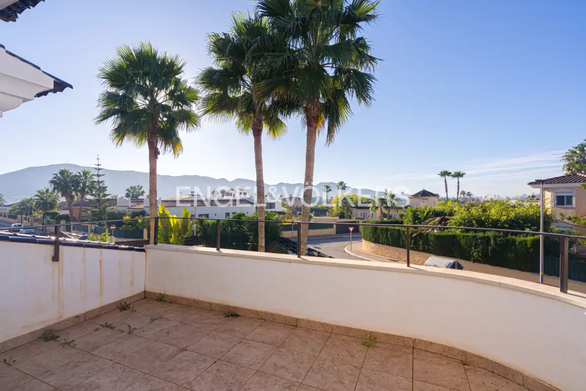 Terrassa de Casa o xalet en venda en L'Alfàs del Pi amb Aire condicionat, Jardí privat i Piscina