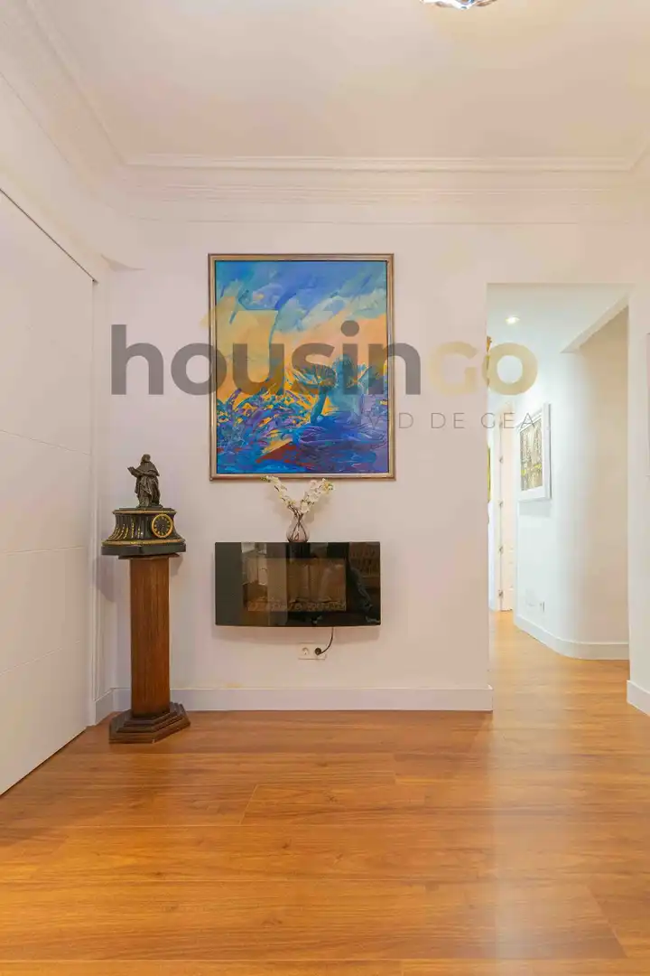 Flat for rent in Madrid  with Air Conditioner, Heating and Furnished