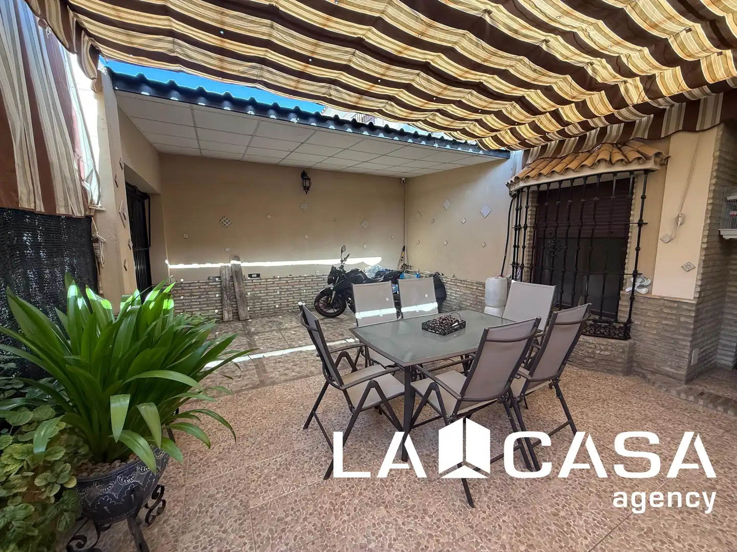 Terrace of Detached homes for sale in Dos Hermanas  with Air Conditioner, Terrace and Storage room