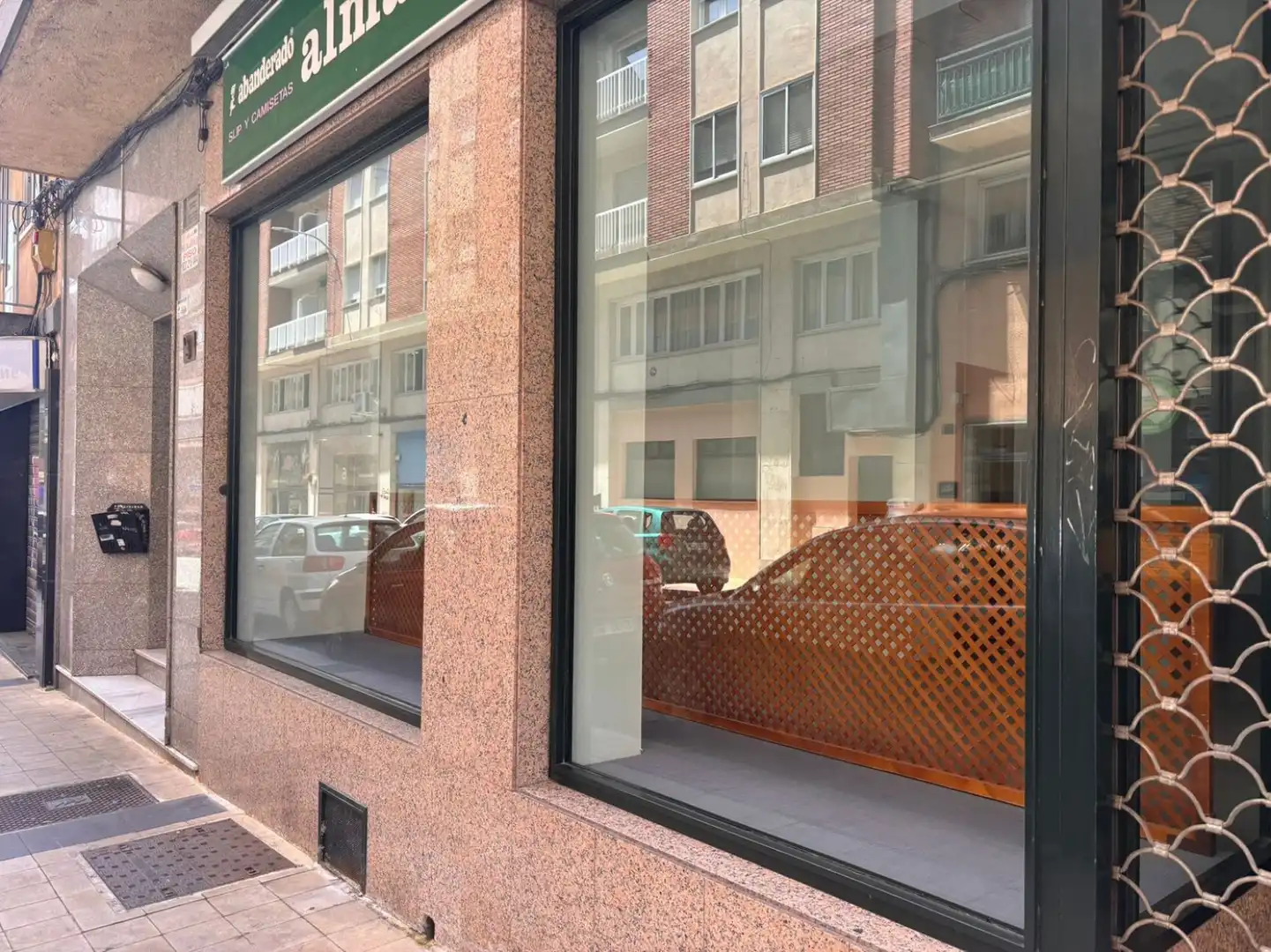 Vista exterior de Local en venta en Salamanca