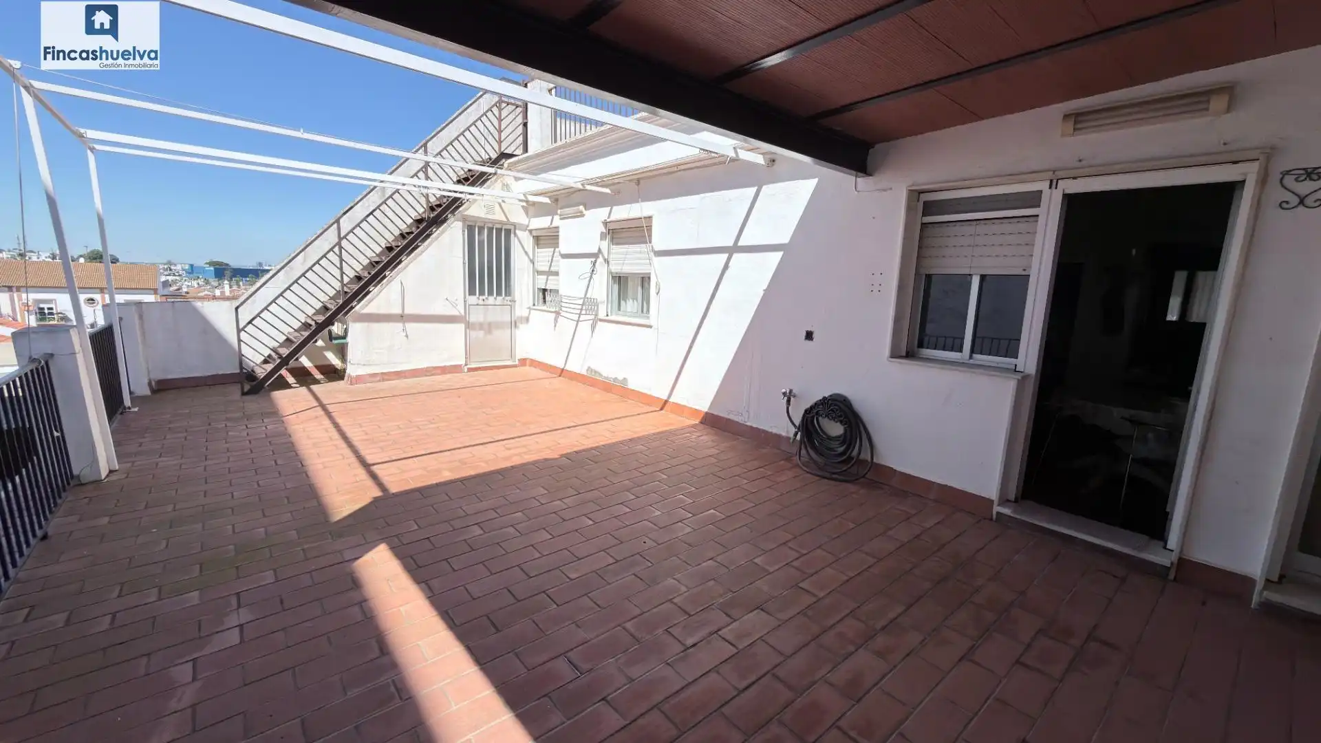 Terrassa de Casa adosada en venda en Palos de la Frontera amb Terrassa, Moblat i Balcó